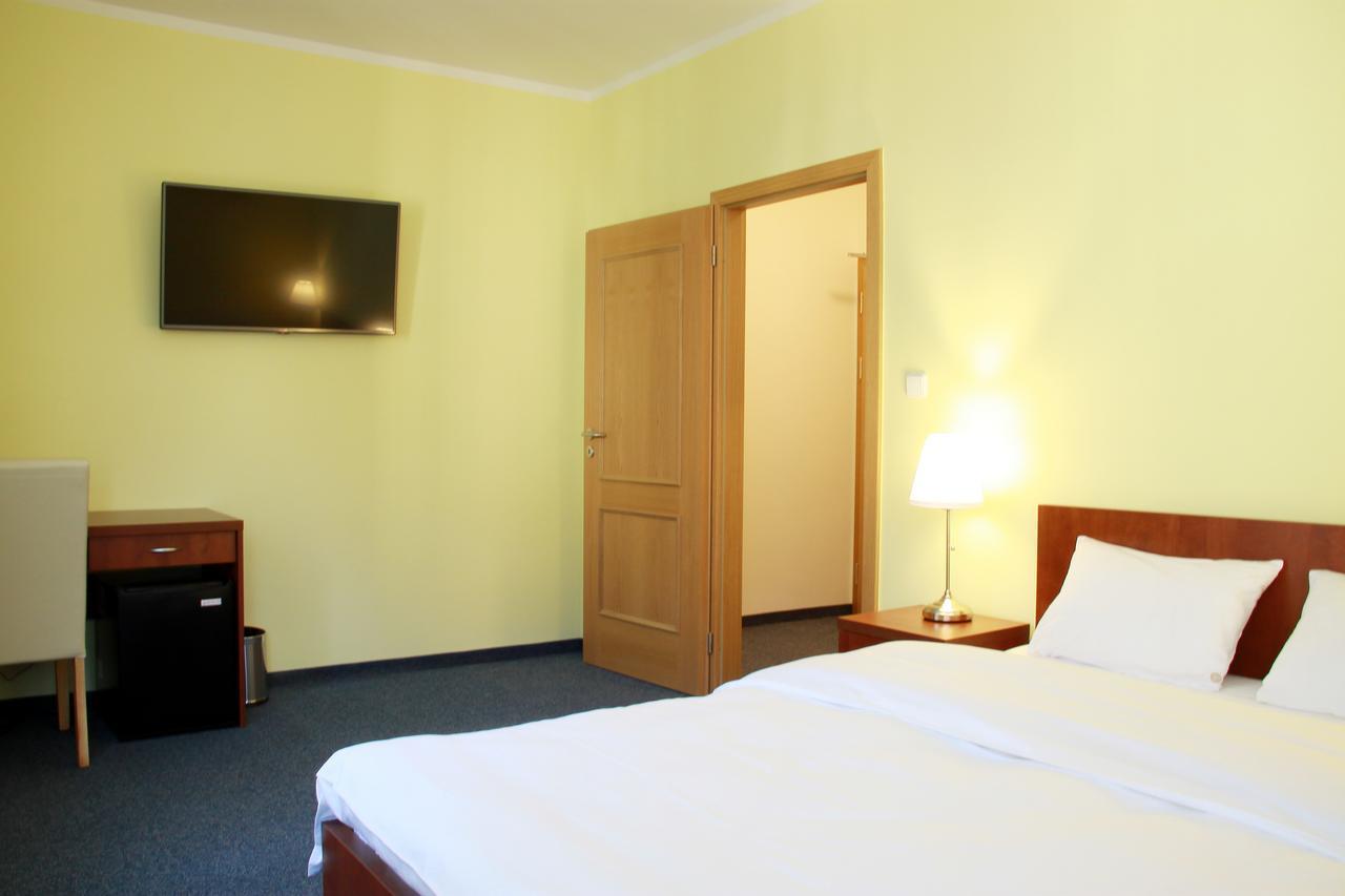 Hotel Vera Jachymov Bagian luar foto